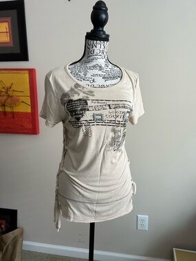 Source Unknown Cream Short Sleeve Graphic Side-Tie Tee